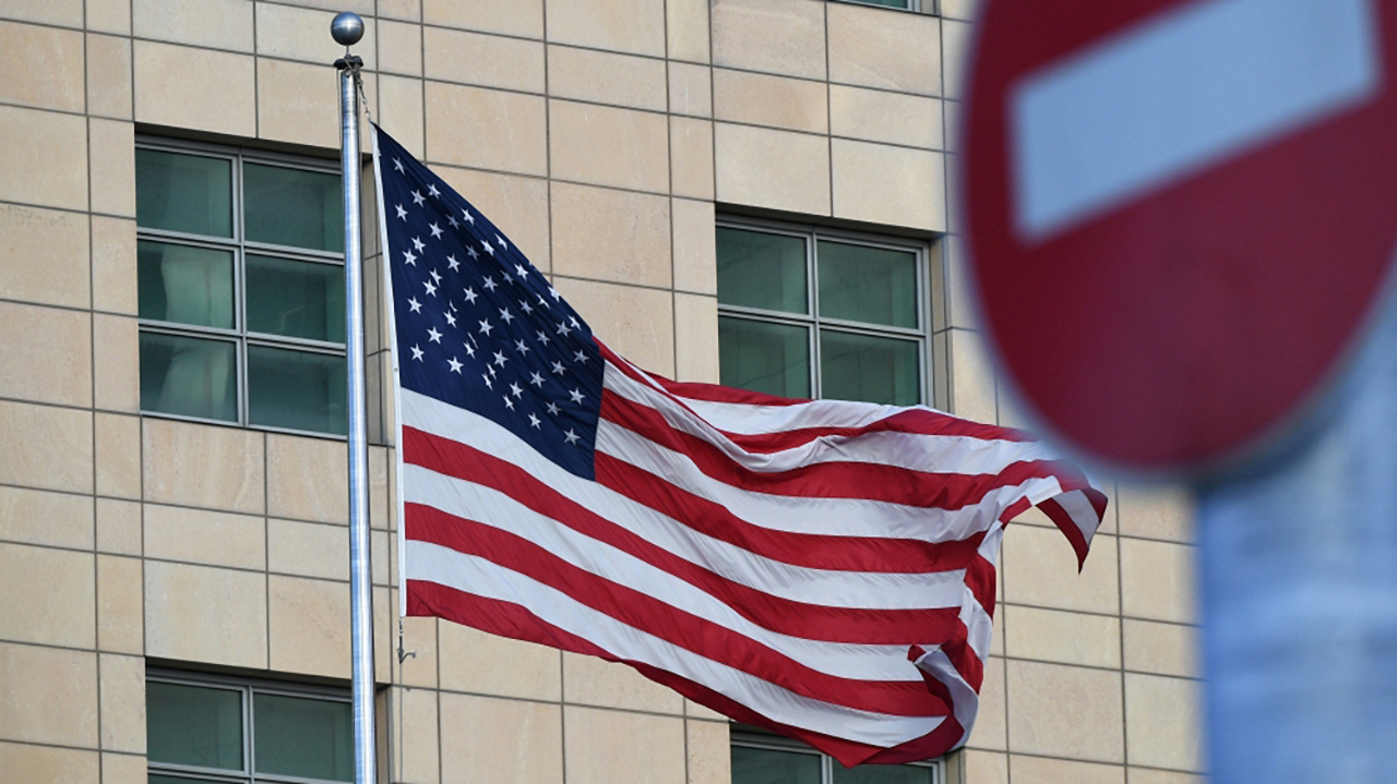 В США потребовали донести до Кремля масштаб санкций в случае вторжения в Украину. В РФ заявили, что это может сорвать переговоры с Вашингтоном