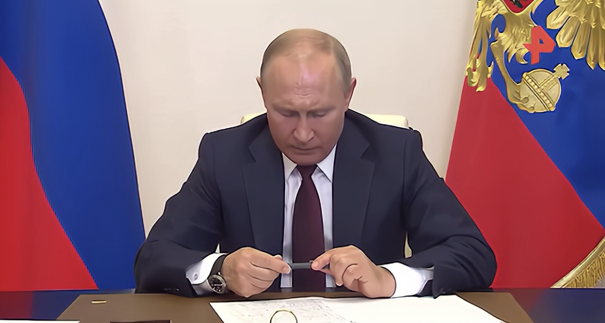 Первым моргнул Путин: как Россия проиграла в информвойне со США и загнала себя в угол