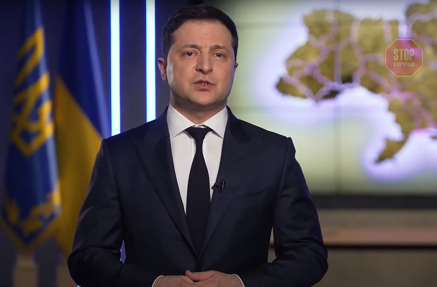 Мы на своей земле и никого не боимся: Зеленский обратился к украинцам после признания Путиным "Л/ДНР". Видео