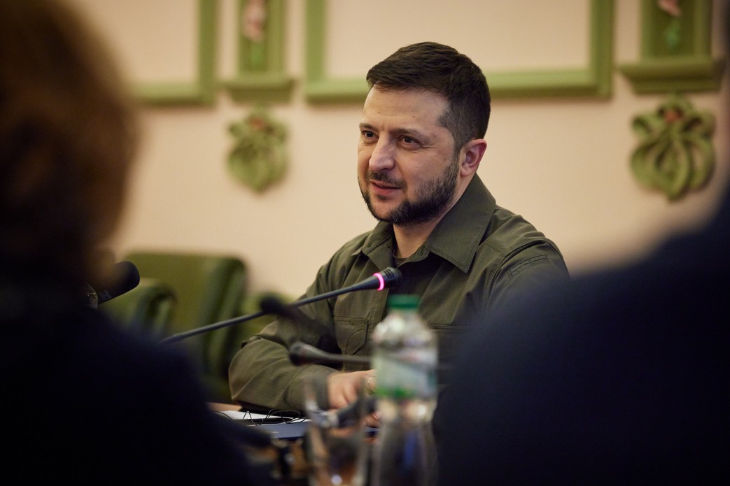 Он действительно начинает забывать русский язык и я понимаю, почему: об интервью Зеленского российским СМИ