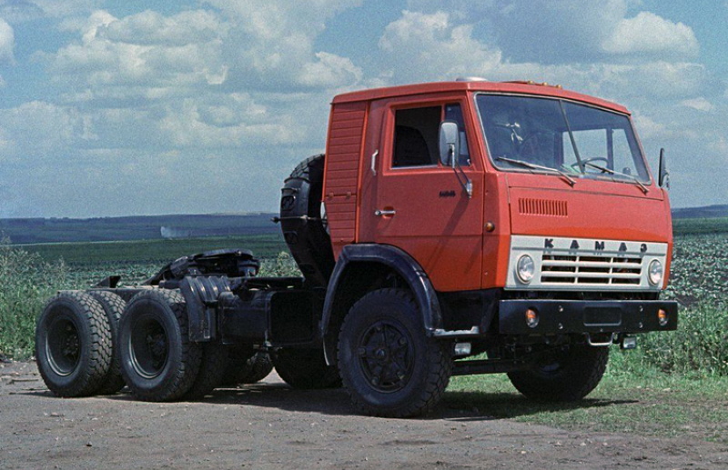 Из-за санкций в РФ срывается оборонзаказ, КамАЗ вернулся к выпуску моделей 60-х годов – ГУР Минобороны
