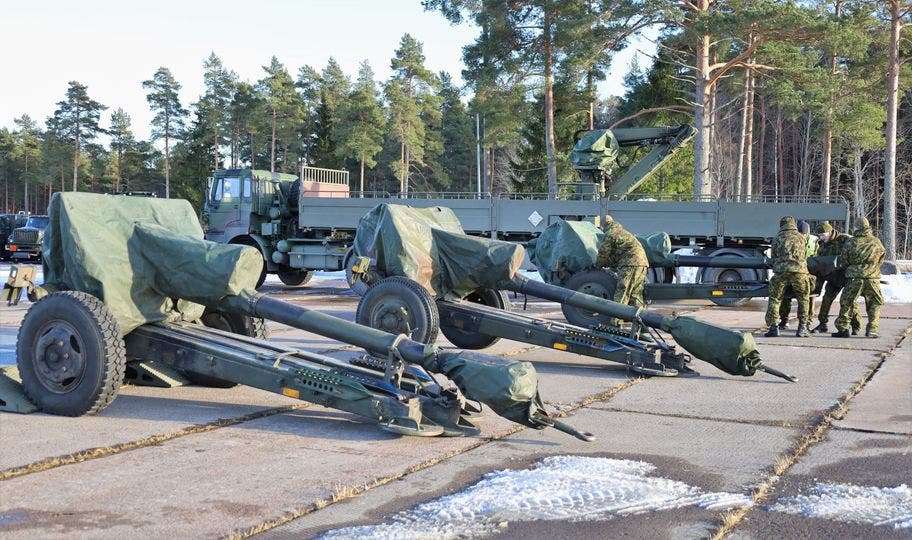Эстония передала Украине гаубицы, противотанковые мины, автоматы и гранатометы