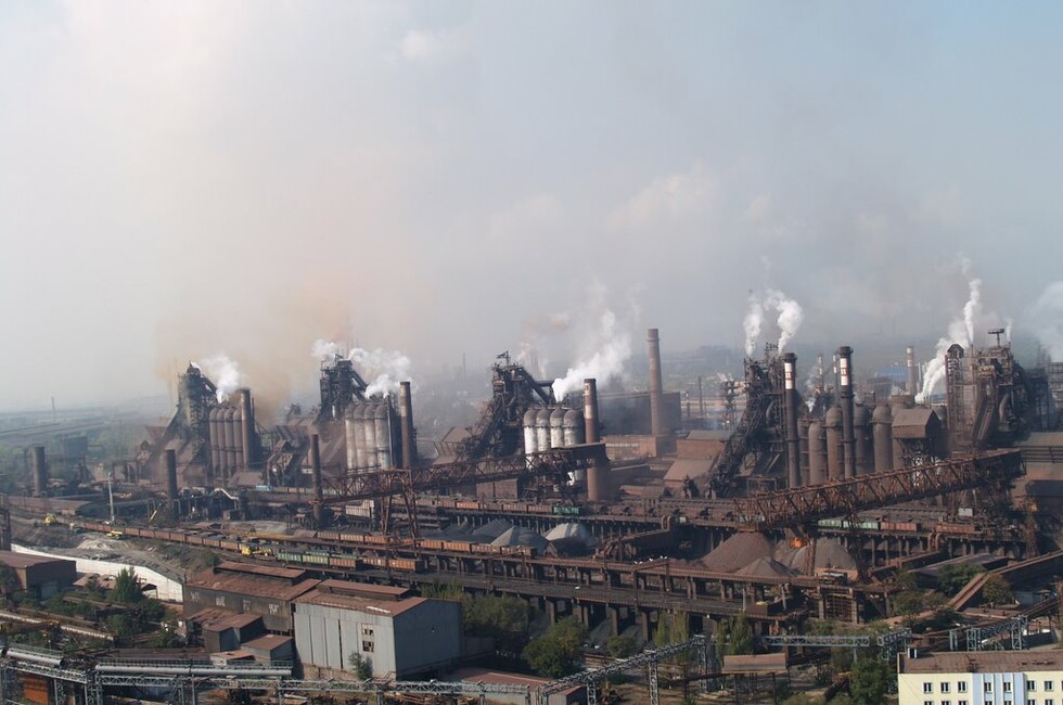 В России хотят сравнять с землей "Азовсталь", где прячутся гражданские. Аудиоперехват СБУ