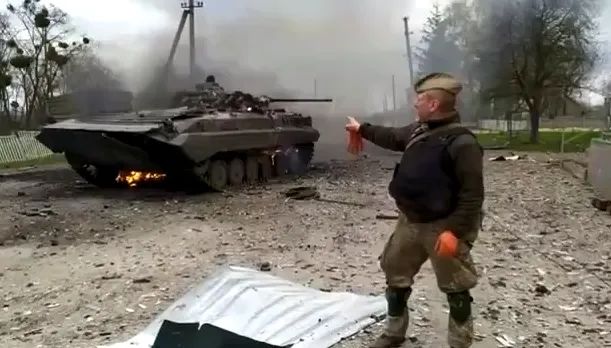 "Едьте к себе в Тамбов и Саратов": украинские воины показали освобожденное от оккупантов село под Изюмом