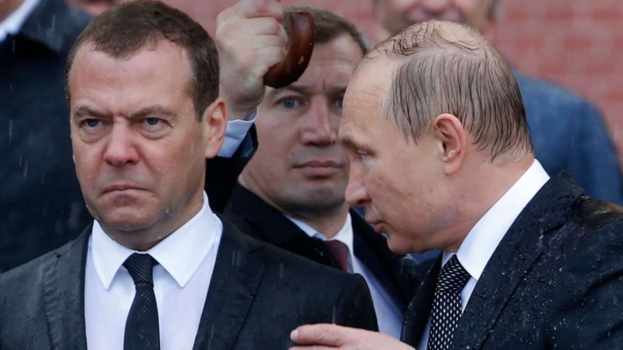 Украина должна изгнать дьявола: Подоляк поиздевался над путиным и его свитой