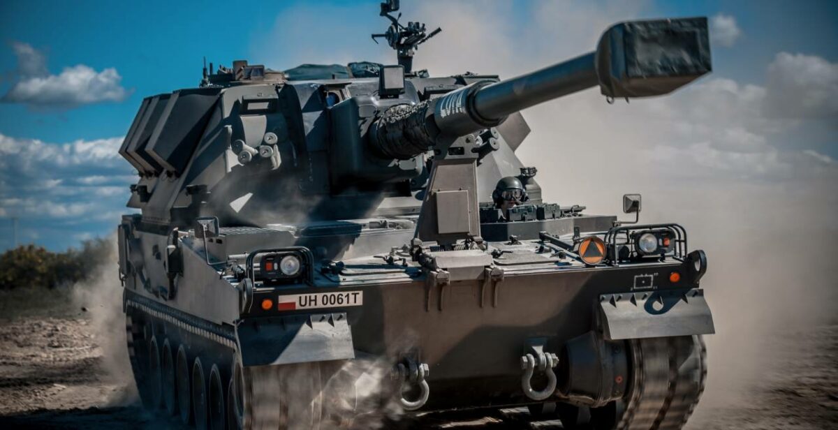 СМИ: Польша передала Украине три батареи гаубиц KRAB