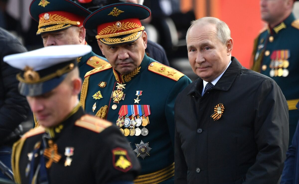 The Sun: Российские генералы могут устроить госпереворот и убить Путина