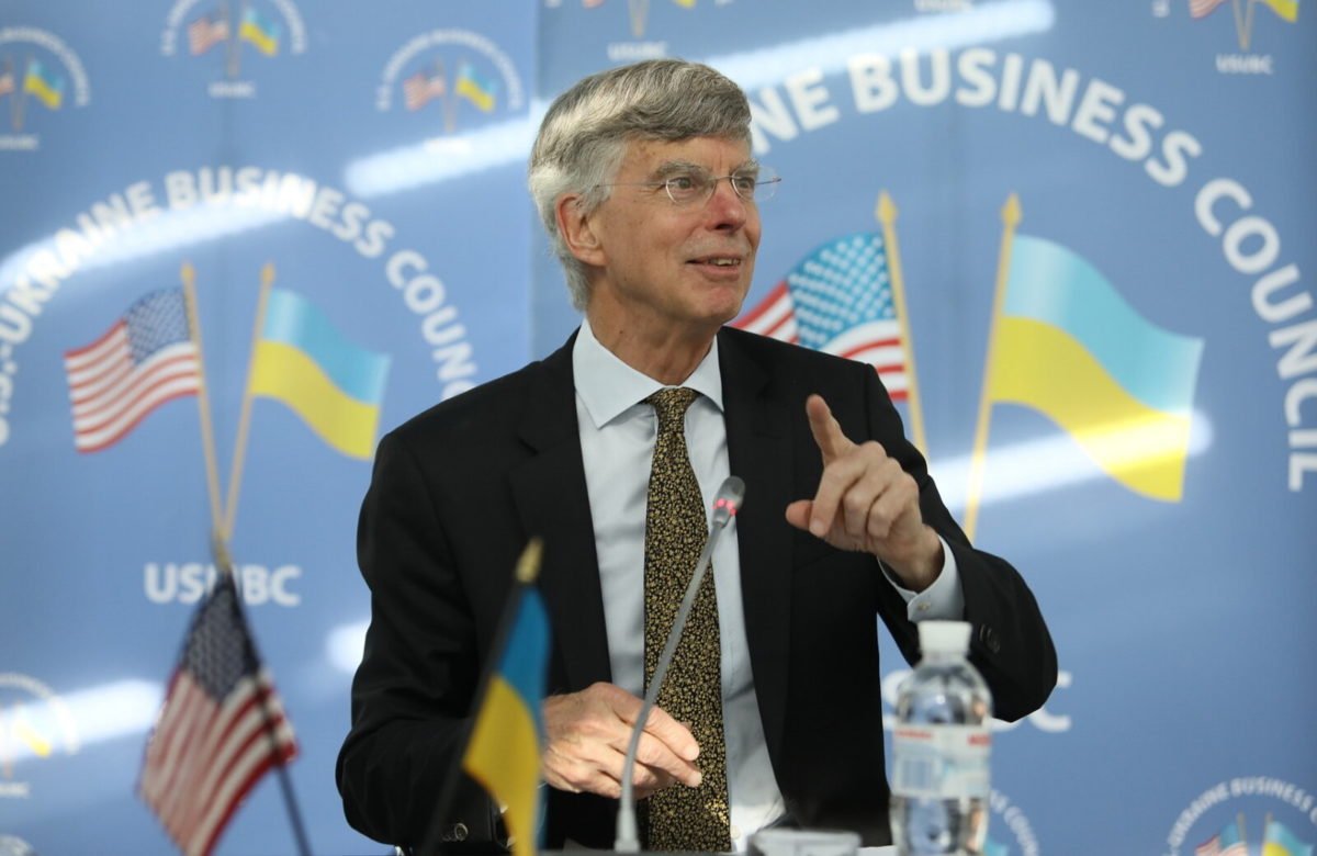 Экс-посол США уверен, что украинцы вправе атаковать объекты на российской территории