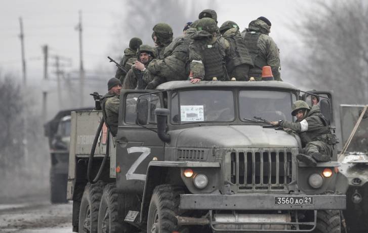 "Бери шинель – пошли домой": российские оккупанты в Украине страдают от жары и жажды