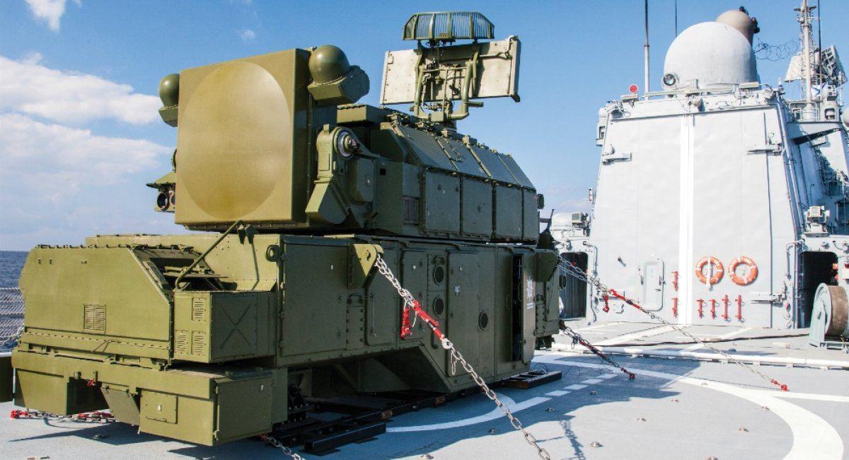 Беззубая флотилия: Россия принялась прикручивать сухопутные ЗРК "Тор" на корабли (фото)