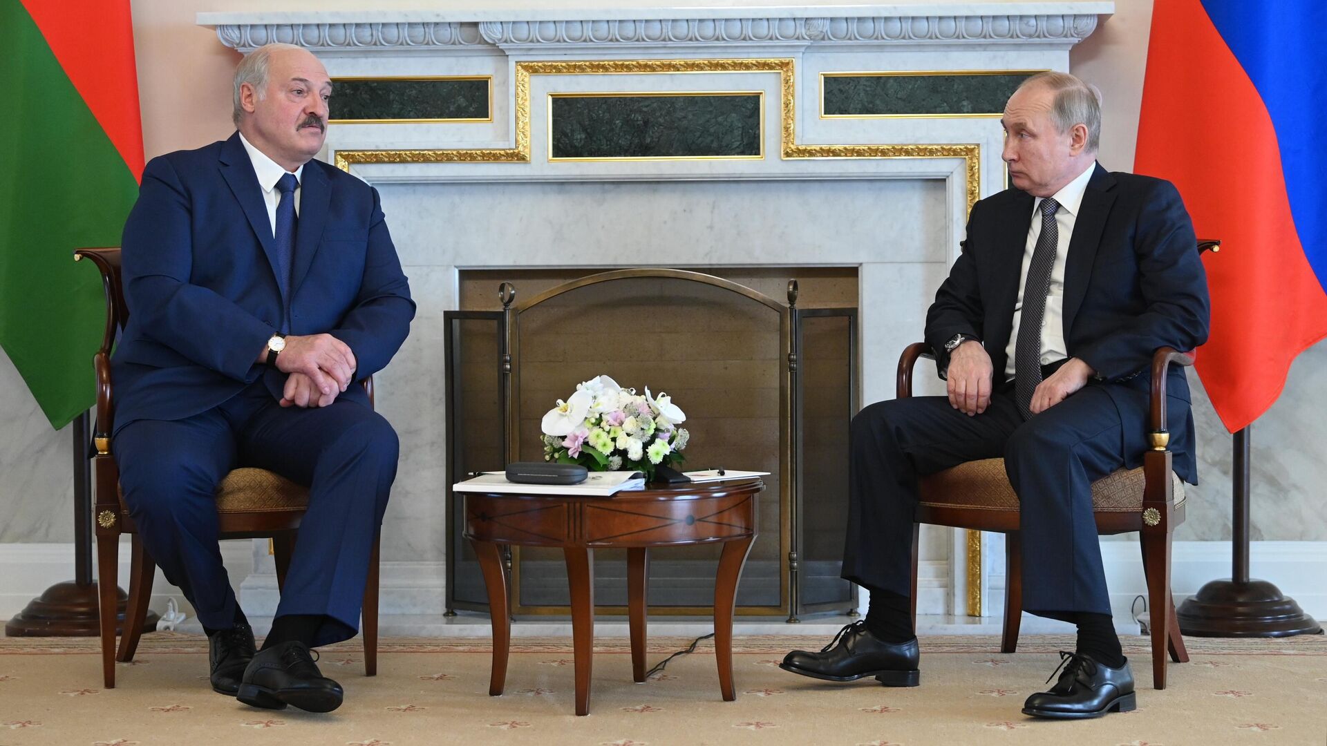 Лукашенко приехал к Путину на переговоры после ракетной атаки по Украине с территории Беларуси