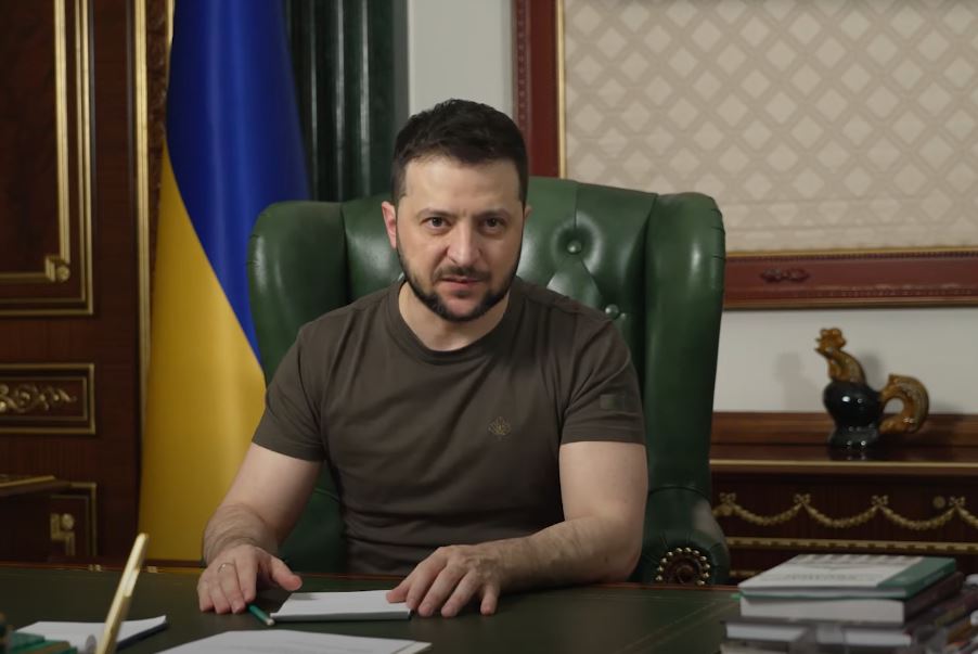 Зеленский: западная артиллерия заработала, украинские войска продвигаются сразу по нескольким направлениям