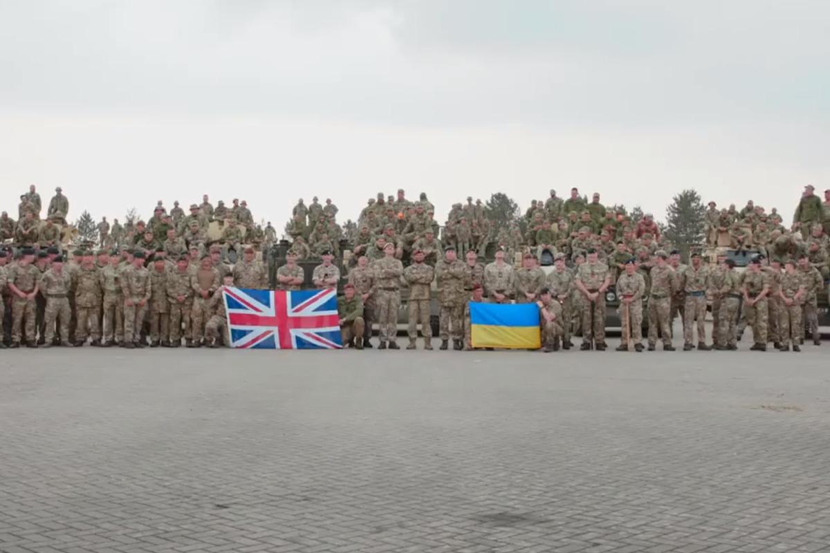 В Минобороны Британии показали, как тренируются украинские военные (Видео)