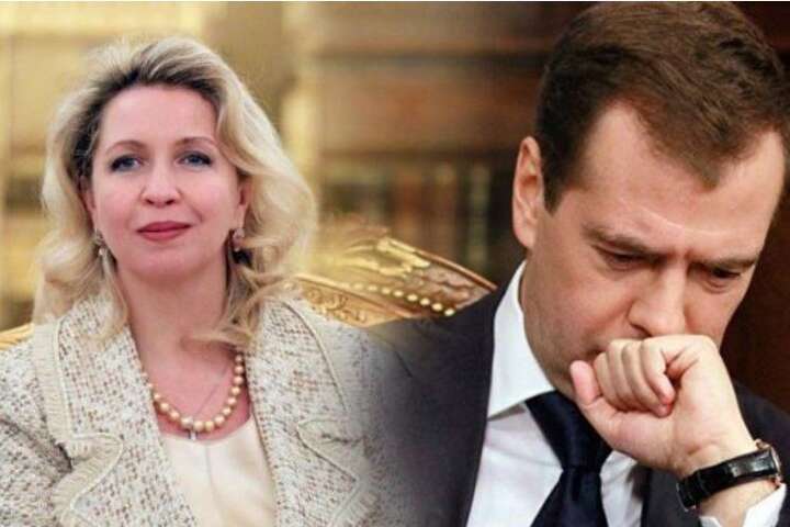 Российский художник нарисовал самоубийство Медведева "при помощи" жены. Фото