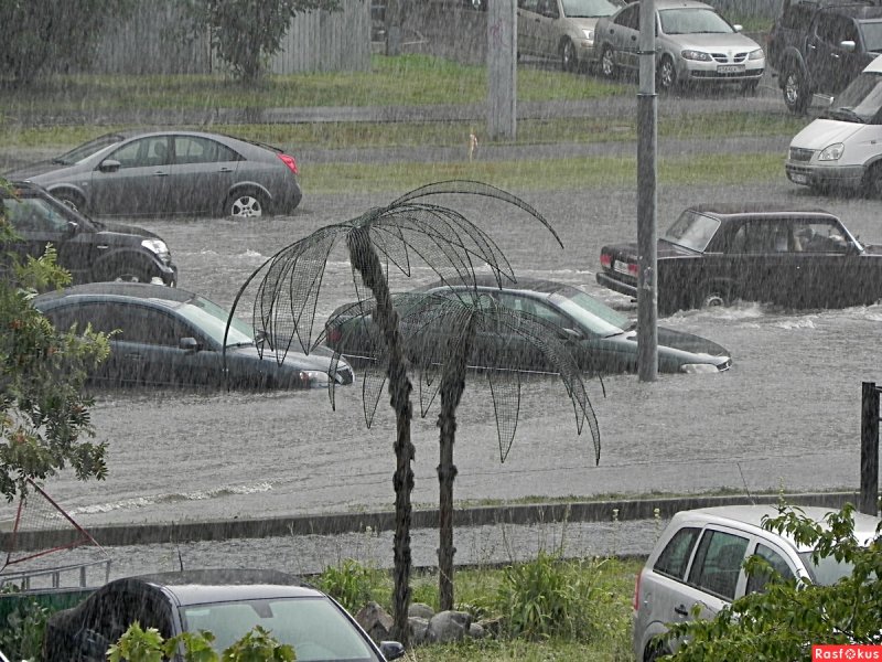 Апокалипсис после дождя: Сочи ушел под воду на фоне обильных осадков (Видео)