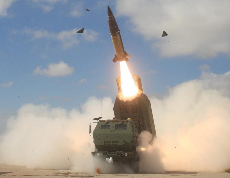 США начинают поставки Украине дальнобойных ракет для HIMARS, способных атаковать на 300 км