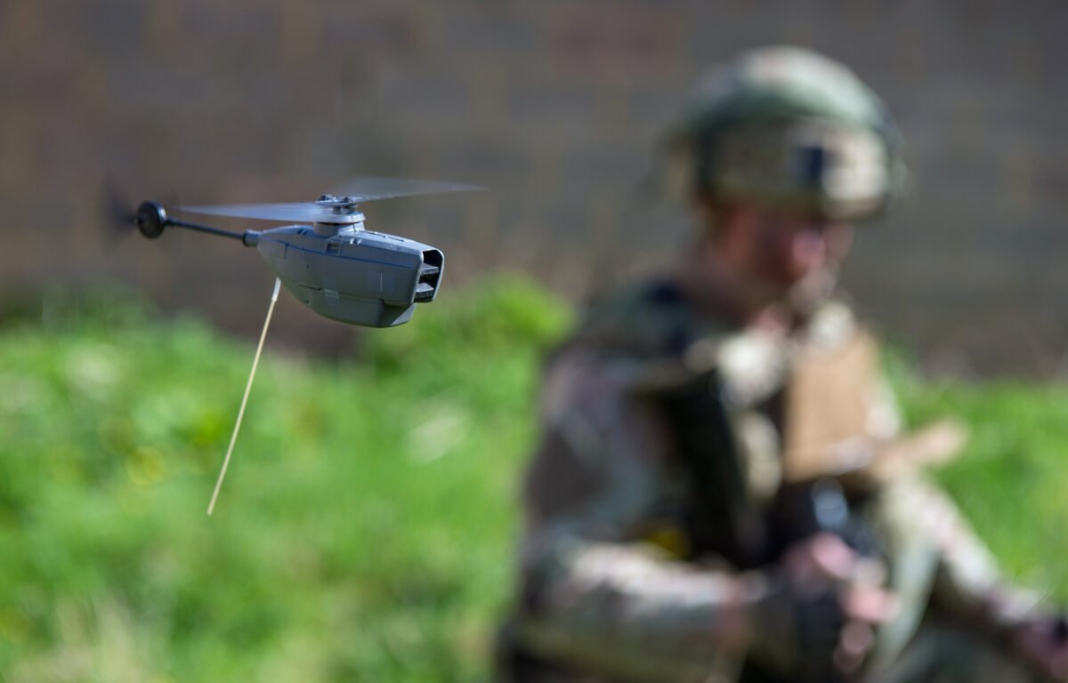 Украина получит микродроны Black Hornet: в чем их особенность