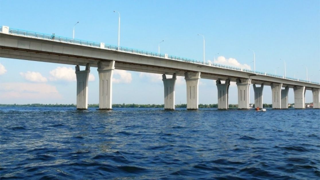 "Будут повреждены. Однозначно". В ОК "ЮГ" сообщили, что ВСУ держат под огневым контролем переправы, которые пытаются установить оккупанты в Херсонской области