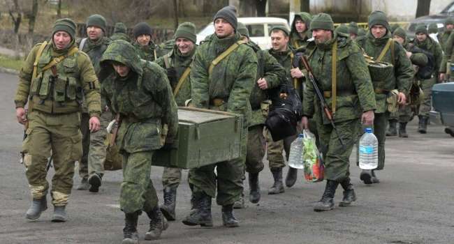 Под Херсоном большая группа российских "чмобиков" убила командира и сдалась с оружием в плен - СМИ
