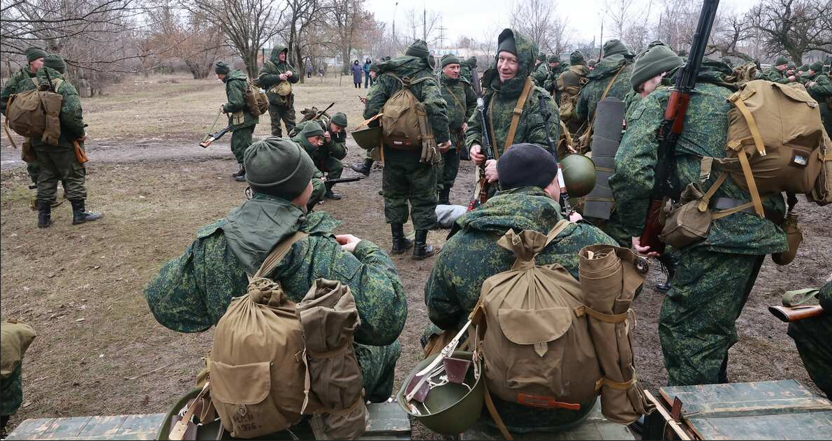 "Каждый день "200-е", "300-е". Вчера перерезали 18 человек", - радиоперехват "мобика" из РФ