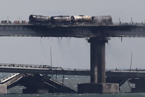 Британская разведка: У РФ стало больше проблем с логистикой из-за повреждений Крымского моста