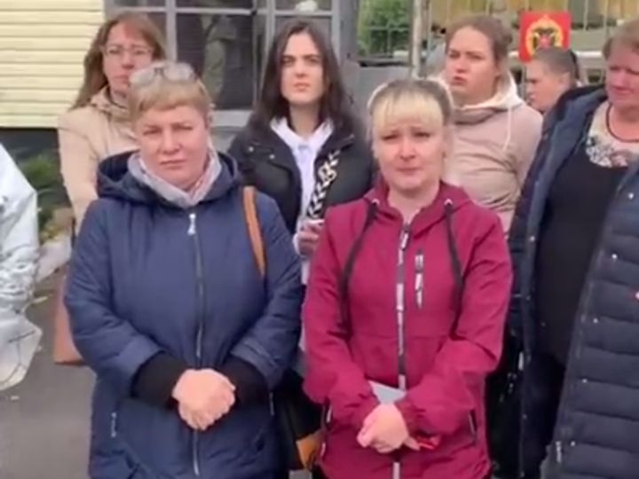 Матери курских чмобиликов потребовали найти их сыновей, которые остались «без еды и воды в Харьковской области»