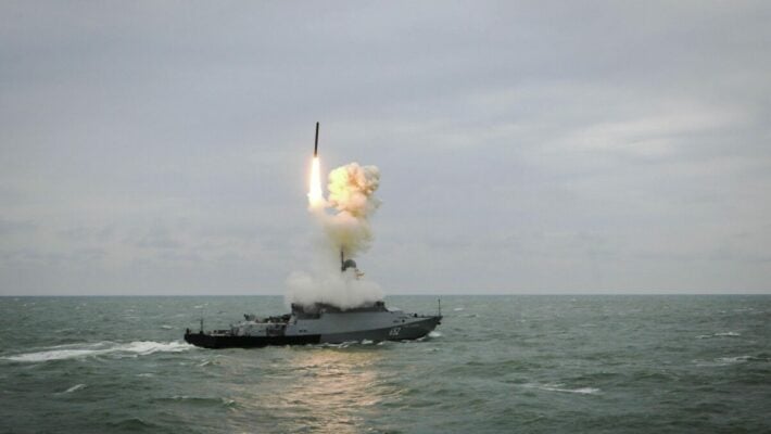 Россия вновь нанесла массированный ракетный удар по Украине: взрывы прогремели в нескольких областях