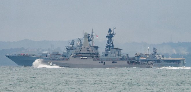 Турция не пропустила. Корабли РФ хотели обстреливать Украину, и через 9 месяцев возвращаются домой