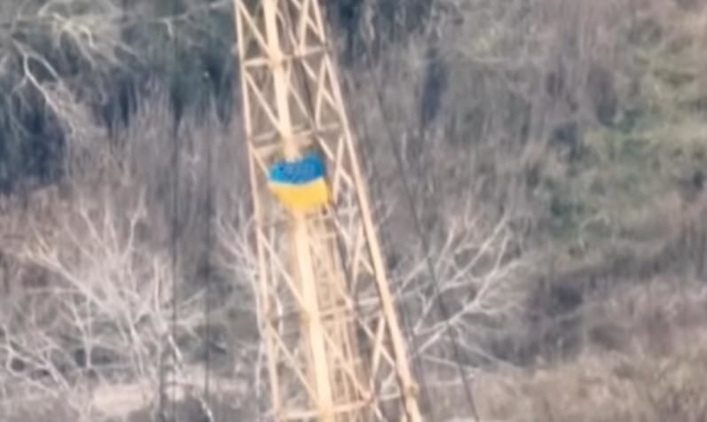Создали плацдарм: ВСУ подняли флаг Украины на левом берегу Днепра на Херсонщине (видео)