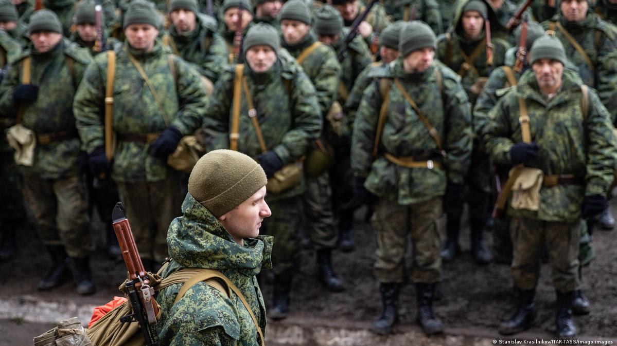 "Командованию на нас наплевать а военкомы нас обманули": российские мобики записали обращение к Путину (видео)