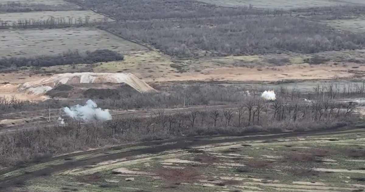 Десантники под Бахмутом при помощи минометов и САУ Krab уничтожили скопление оккупантов (Видео)