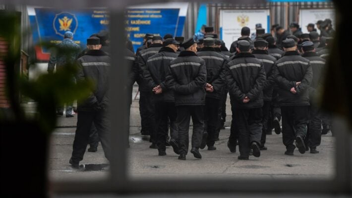 «Русь сидящая»: Из 50 тысяч зеков, завербованных ЧВК «Вагнер», на фронте остались только 10 тысяч