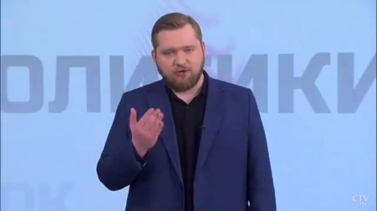 "Бритый павлин готовится к войне": обезумевший Азаренок набросился на премьера Польши