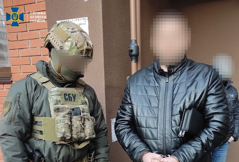 СМИ: Боевик «ЛНР» возглавляет завод в Днепре и получает бюджетные подряды