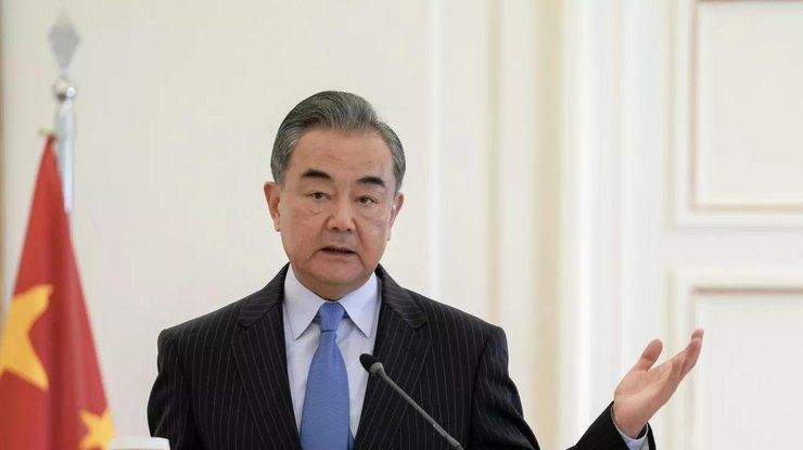 Китайский "мирный план" будет содержать призывы к прекращению огня и военной помощи Украине — Bloomberg