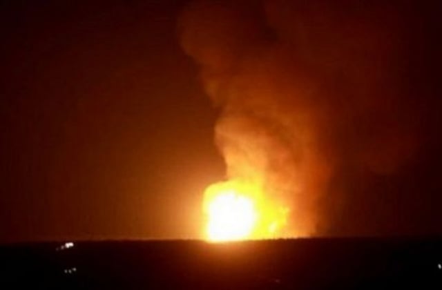 В оккупированном Крыму раздались взрывы. Оккупанты говорят о «самолетах, ПВО и РЭБ» (Видео)