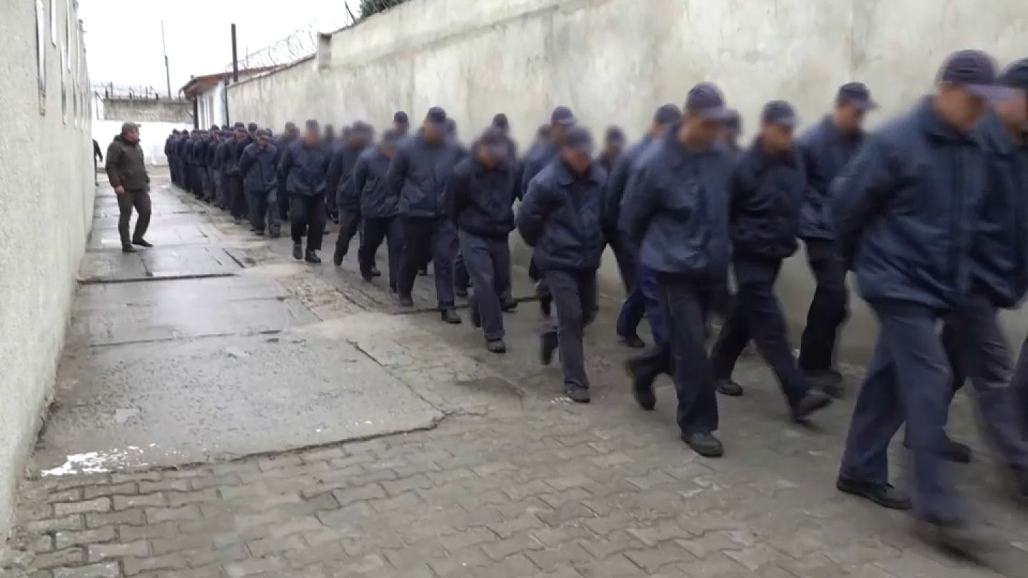 Провел несколько дней в лагере для российских военнопленных. Густо замешанное отребье, человеческий мусор, дистиллированные люмпены, опора путинского быдло-режима