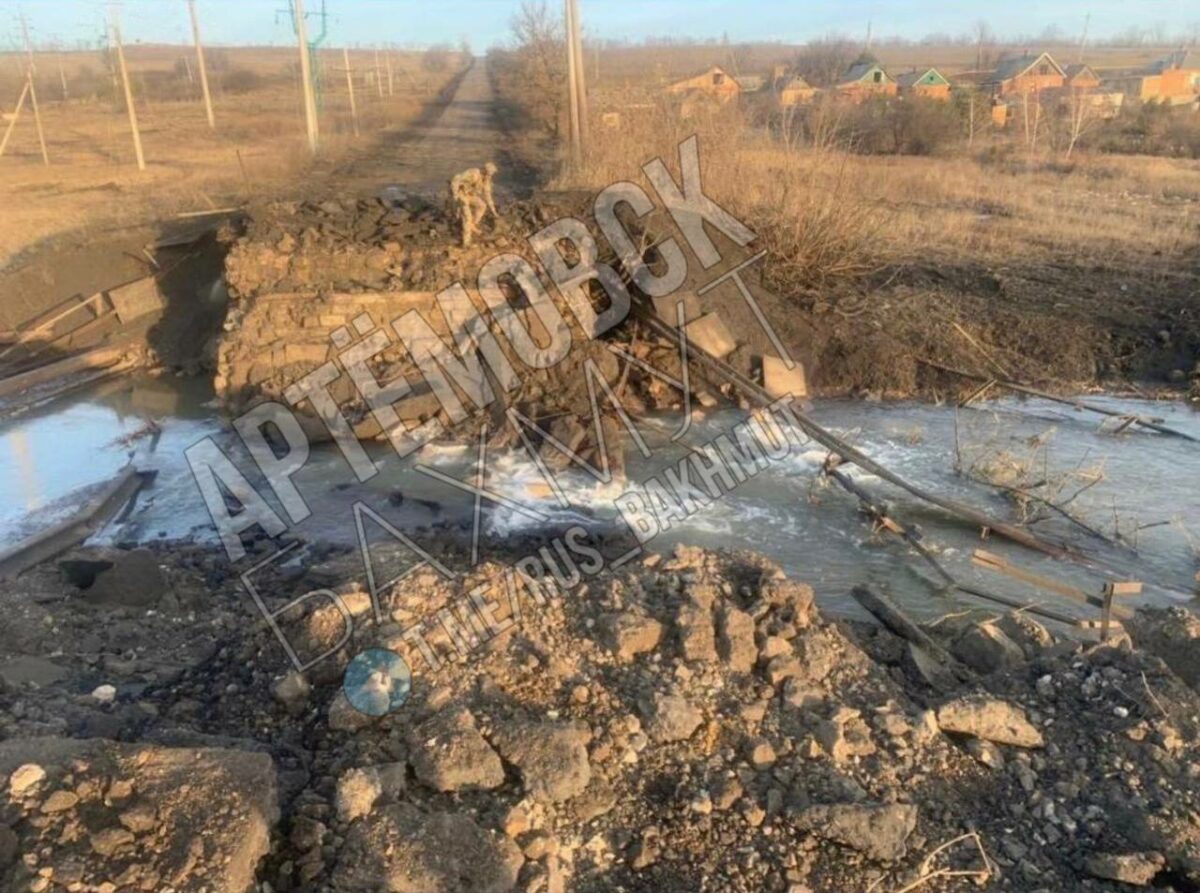 CNN: Оккупанты взорвали мост в Бахмуте, который является «жизненно важной артерией»