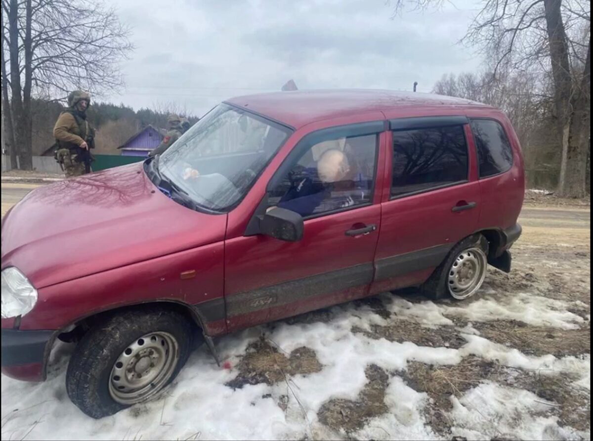 ФСБ опубликовала видео с места инцидента с «ДРГ» на Брянщине. Оно ставит под сомнение версию Путина
