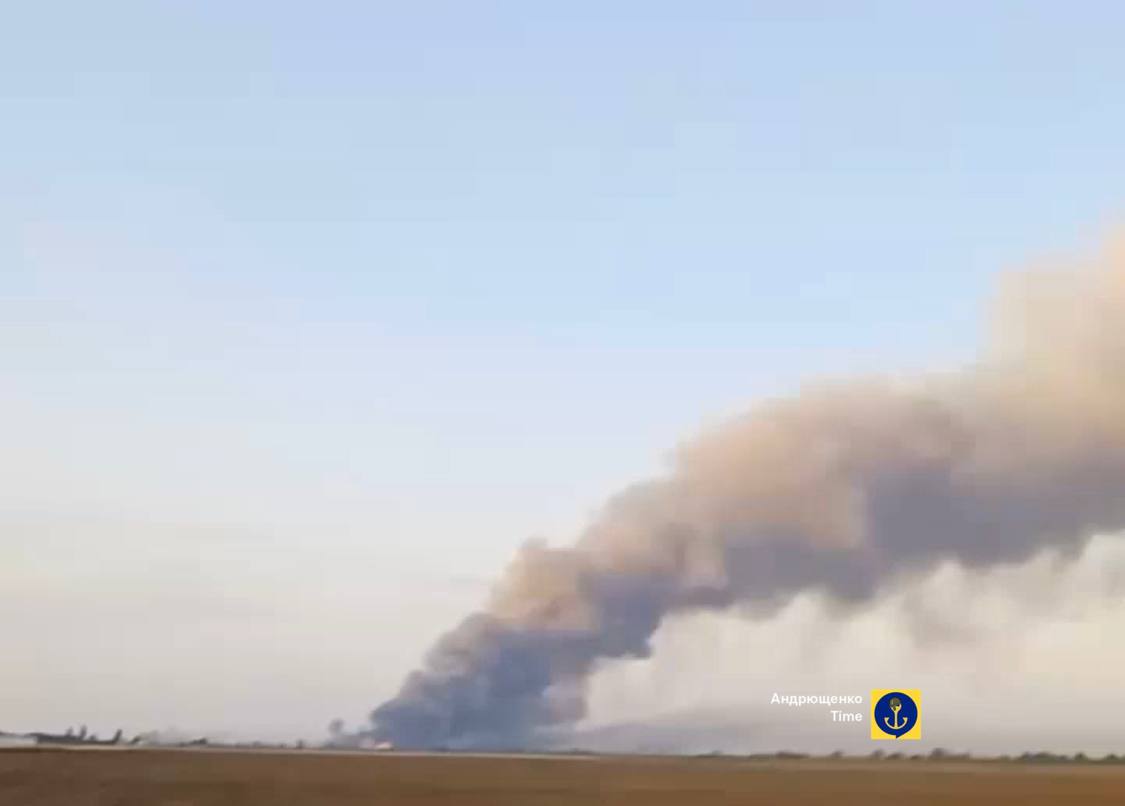 Возле Геническа прогремел взрыв, сгорел большой склад с БК оккупантов