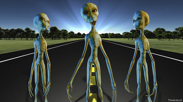 "Воюют инопланетяне!" Украинские бойцы зашли на позиции оккупантов и нашли забавные вещи. Видео