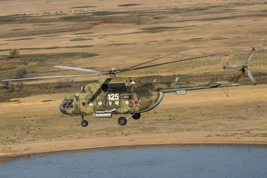 Российский вертолет Ми-8 с экипажем сдался ВСУ, приземлившись на аэродром ВСУ