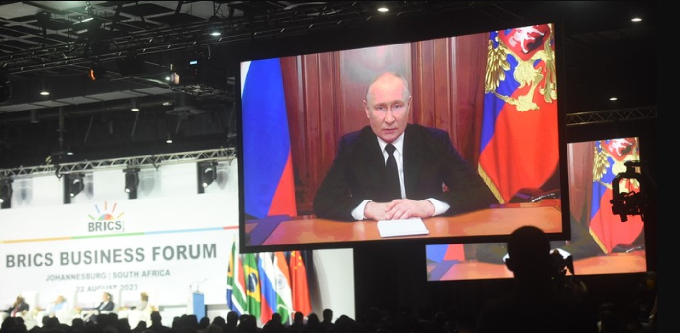 «Международный изгой». Вместо Путина на саммит БРИКС отправили Лаврова. (Из-за ордера на арест МУС и мятежа)