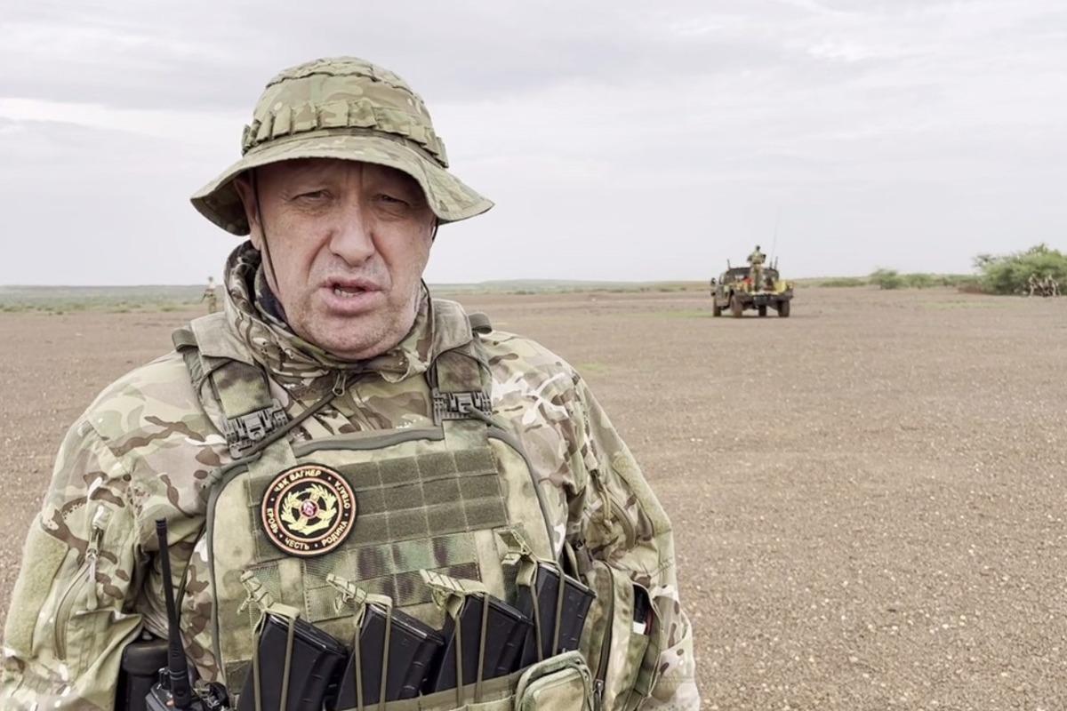 "Самолет рассыплется в воздухе": Пригожин "предсказал" свою смерть в интервью (видео)