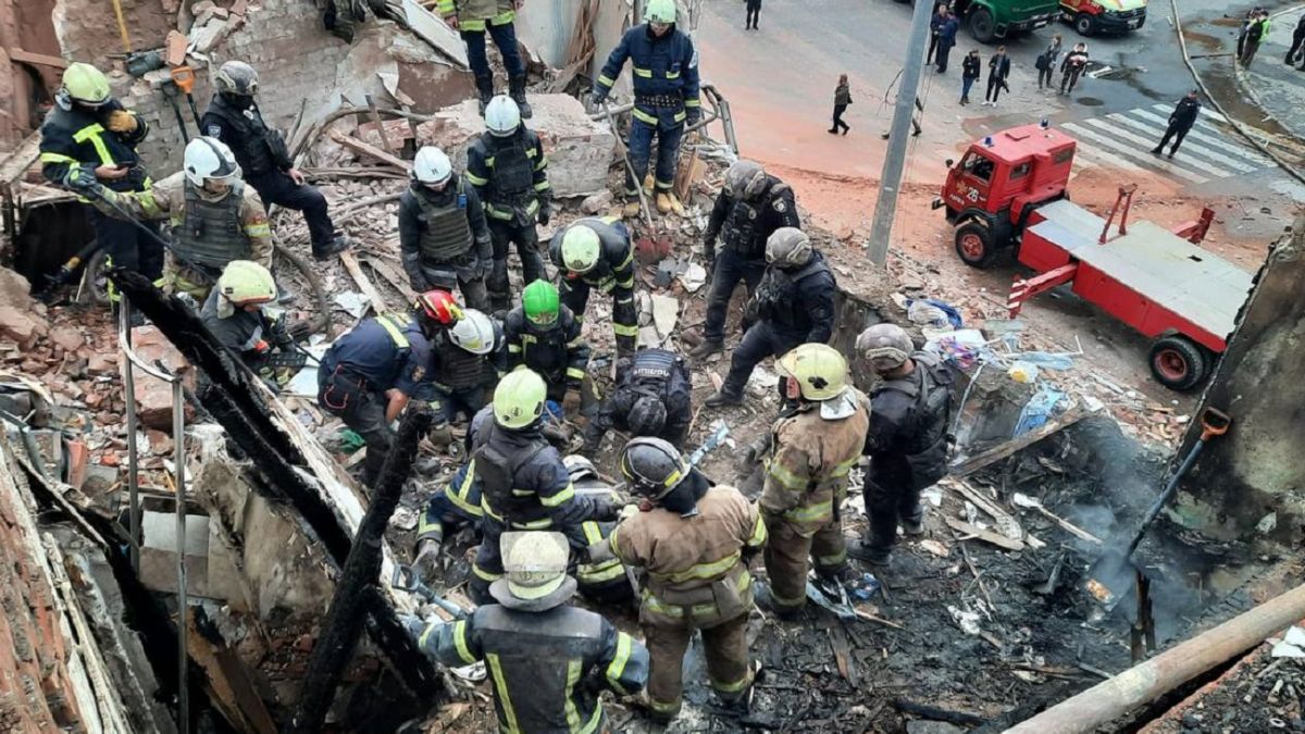 Оккупанты нанесли удар по центру Харькова, среди погибших и пострадавших дети