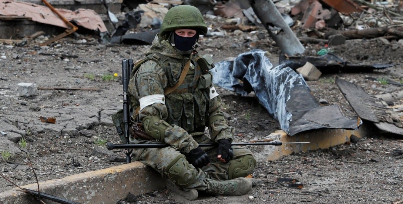 Пьяные оккупанты стреляют по своим военным (Аудио)
