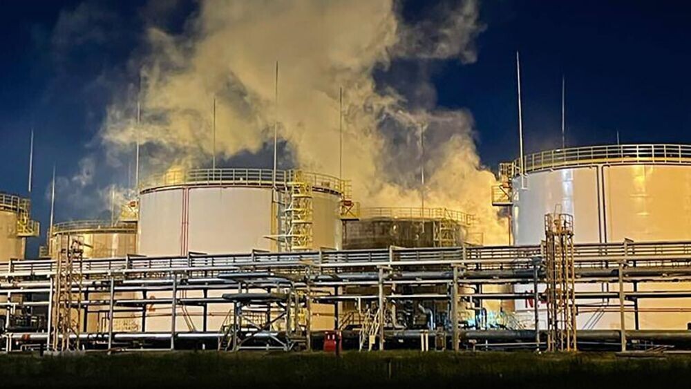 СМИ: Дроны СБУ атаковали нефтеперерабатывающий завод в Краснодарском крае
