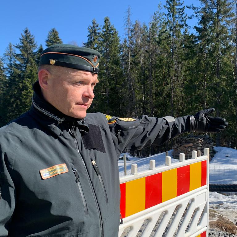 Финляндия закрылась полностью