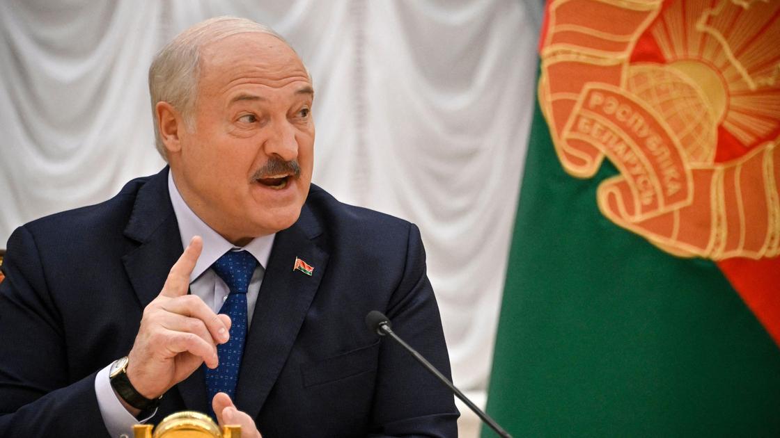 Пожизненная охрана и денежное обеспечение. Лукашенко подписал закон, который гарантирует ему неприкосновенность после президентства