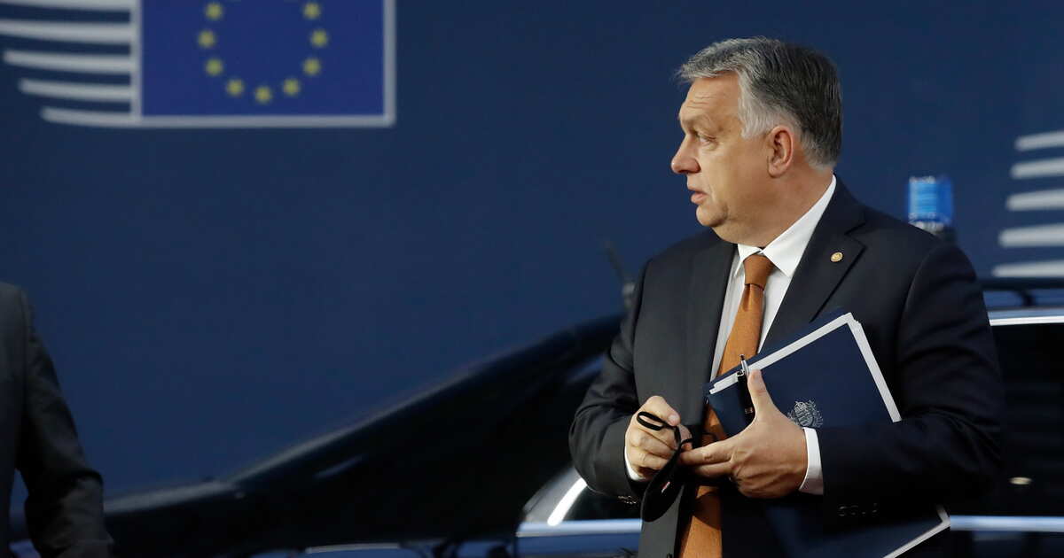 В Европарламенте собрали подписи под петицией о лишении Венгрии права голоса в Евросовете